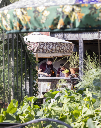 Outdoor dining in Kent